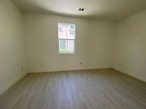 4th image of 3192 E Olympic Dr