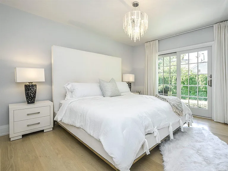 79 Reid Ave — Photo 16
