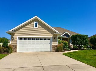 644 Pebblestone Cir, Hobart, WI 54155