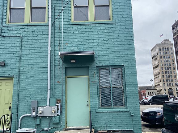 3rd image of 144 W Pearl St #1