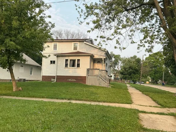 304 Powell Ave, Waukegan, IL 60085