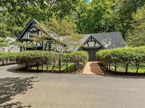 7020 Kinsman Rd, Novelty, OH 44072