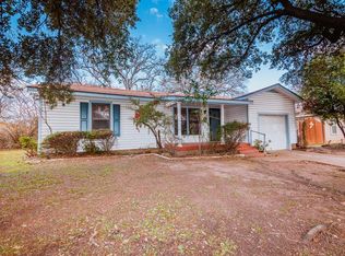 213 Hurstview Dr, Hurst, TX 76053
