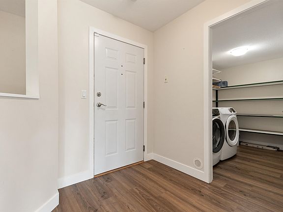 3rd image of 7685 Amber Dr #117