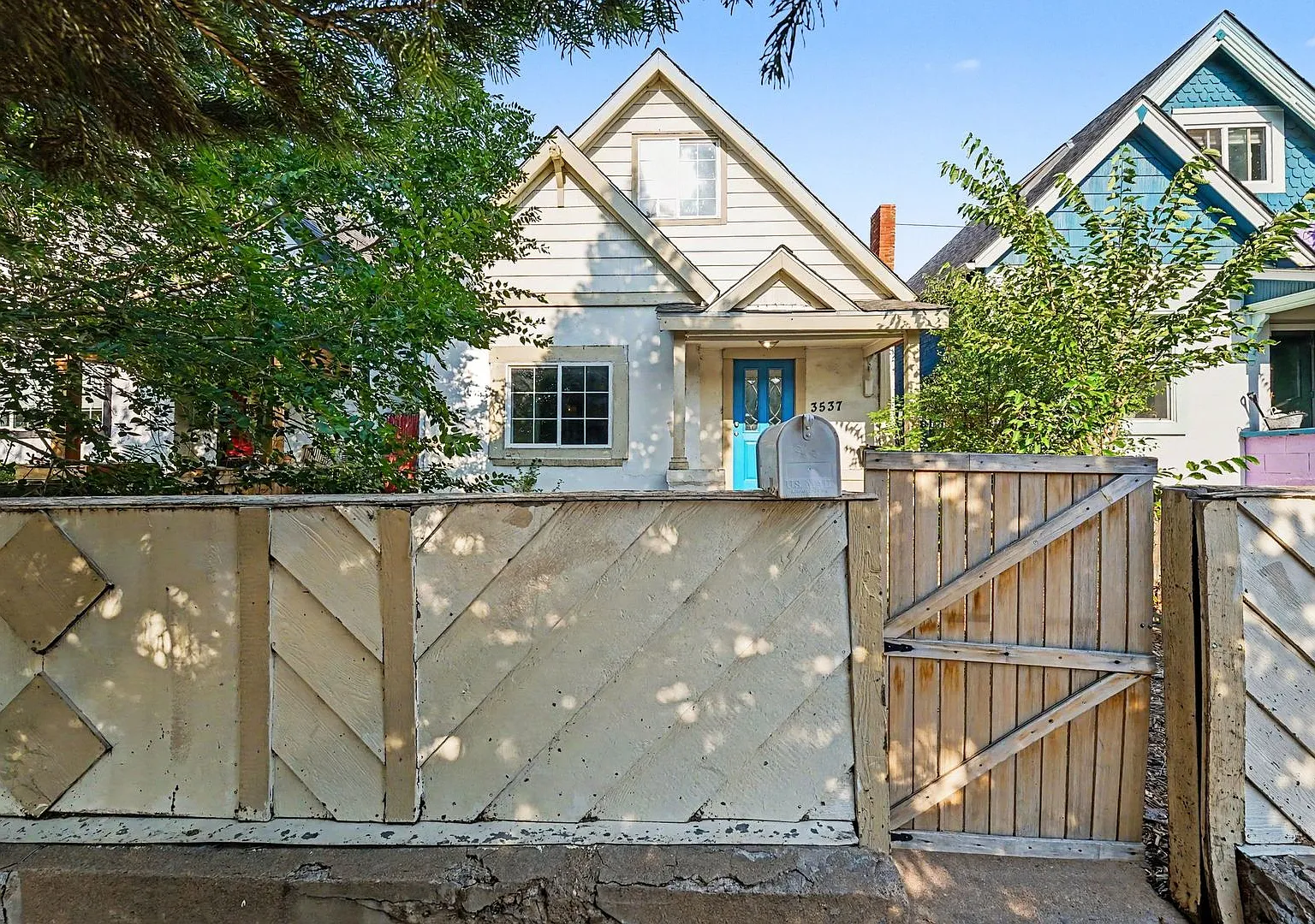 Highlands 3BR Rental In-Unit Laundry, Storage & Outdoor Space — Photo 3