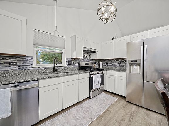 5th image of 2021 Aspen Dr