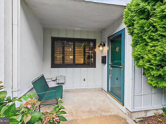 2nd image of 364 Summit House