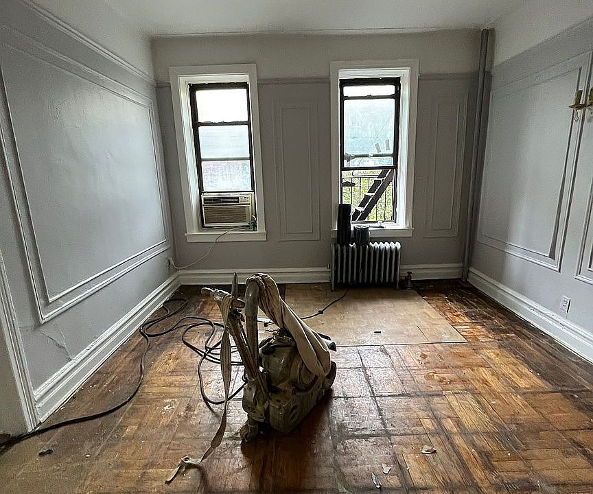 1st image of 2077 E 12th St #B10