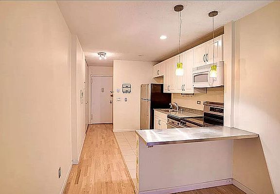 3rd image of 130 Water St APT 6C