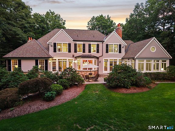 3rd image of 10 Pembroke Hill