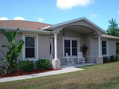1st image of 979 Sarasota Dr SE