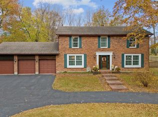 948 Barrett Station Rd, Saint Louis, MO 63122