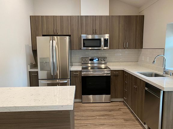 Unit 202: Kitchen