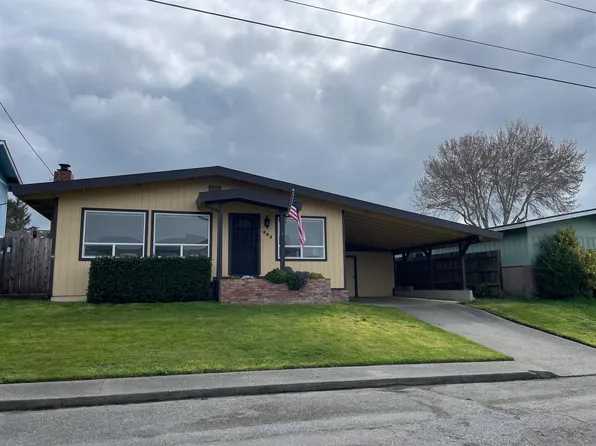 831 Perrott Ave, Loleta, CA 95551