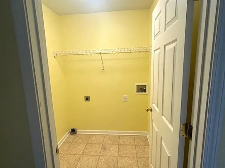 2709 Michelle Park — Photo 21