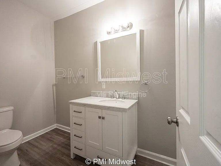 1439 S East St — Photo 17
