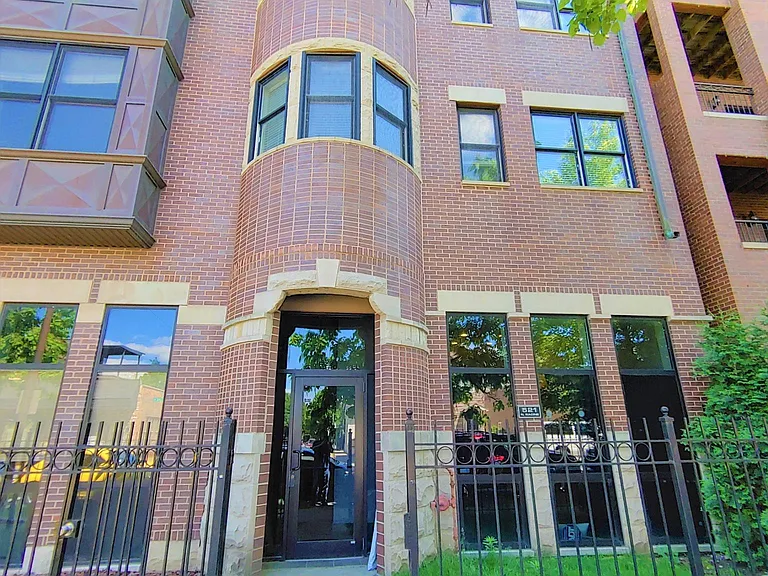 521 N Racine Ave #2 — Photo 1