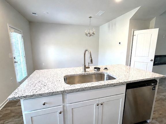 3rd image of 3550 Gateway Dr