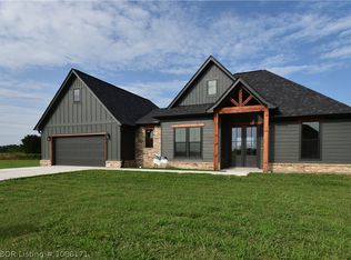 2061 Prairie Fire Dr, Sallisaw, OK 74955