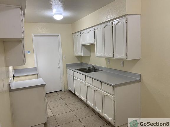 3rd image of 236 S Ashland