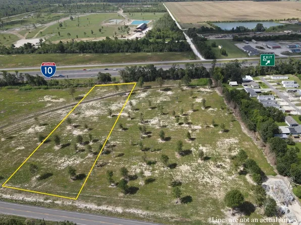 18 Frontage Rd, Iowa, LA 70647