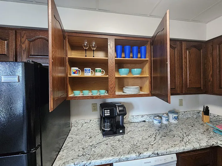 525 E Pine St — Photo 16
