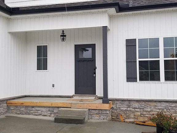 2nd image of 8725 Brookhaven Dr