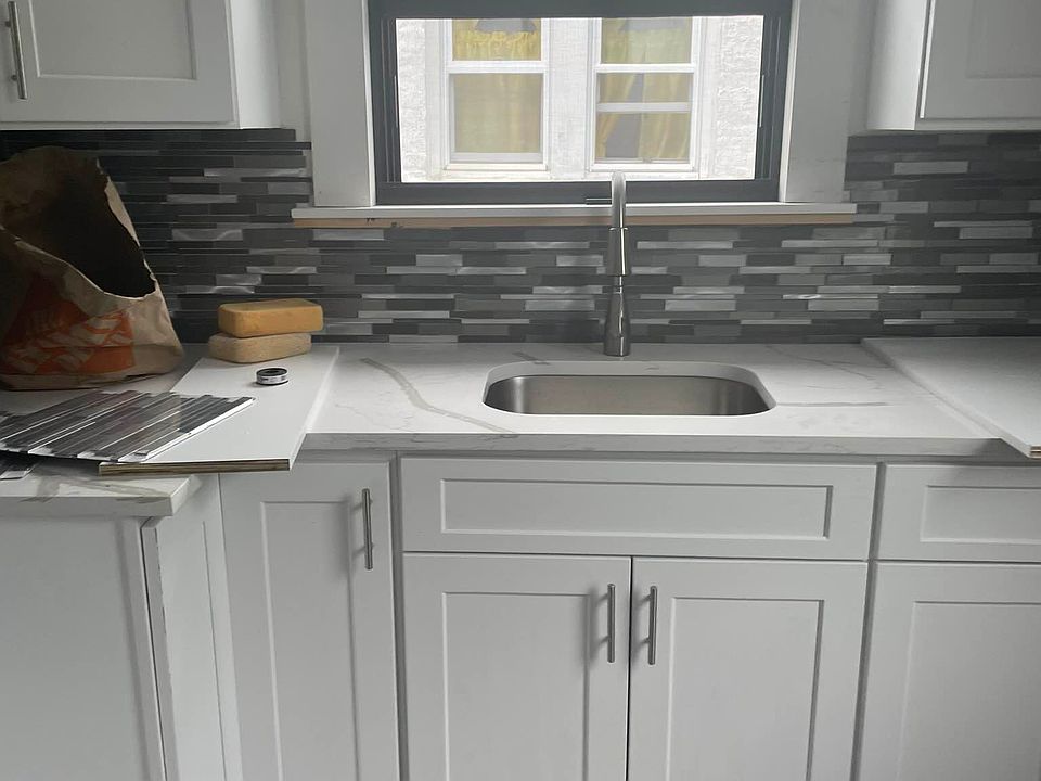 1st image of 939 E 104th St Floor 2