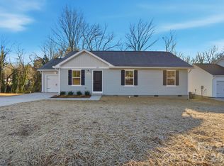 1201 Suncrest Ave, Statesville, NC 28677