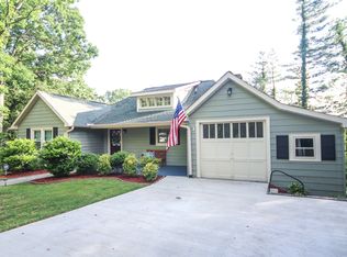 1429 Ridgecrest Dr, Hendersonville, NC 28792