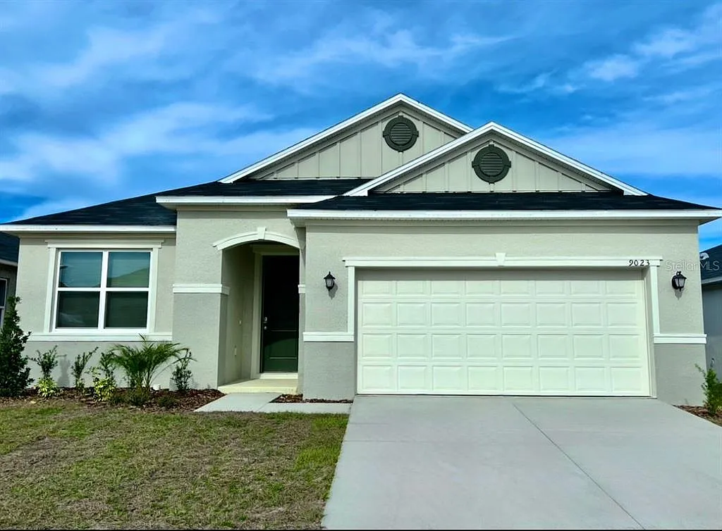 4 bed, 3.0 bath, 2333 sqft, $2,675 — Photo 1
