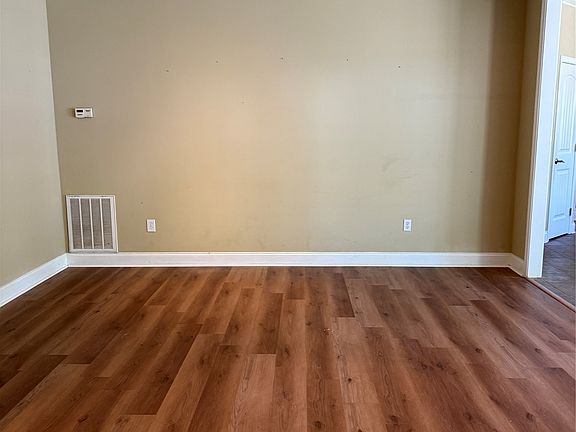 5th image of 708 Lola Rd