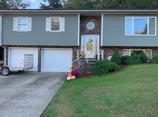 3023 Meadowland Dr, Morgantown, WV 26508