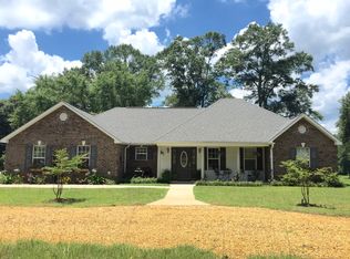 2152 Hamp Lea Rd, Magnolia, MS 39652