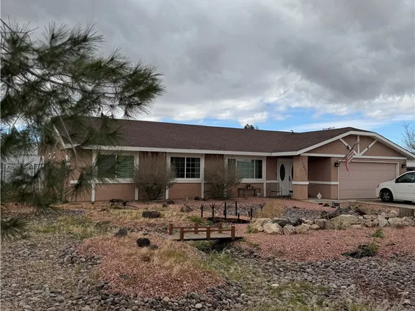 11852 Jamacha Rd, Apple Valley, CA 92308