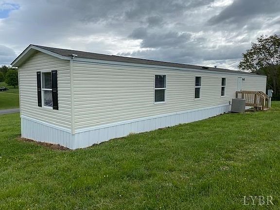 3rd image of 200 Mountain Meadow Dr