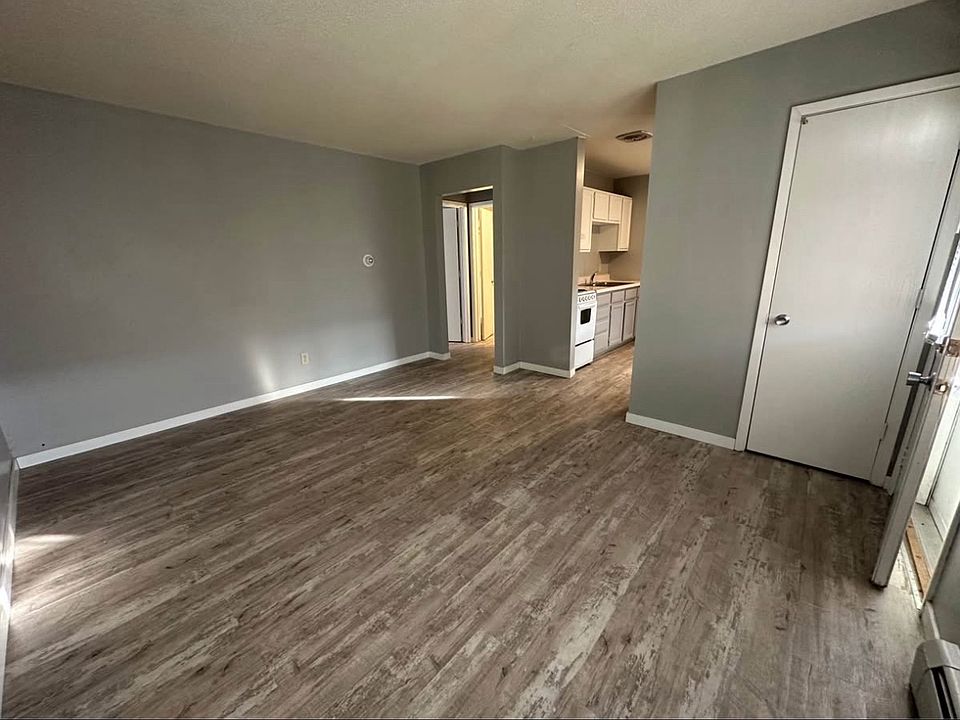 1st image of 2430 Muscatine Ave #25