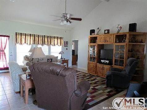 3rd image of 860 Lake Valley Dr