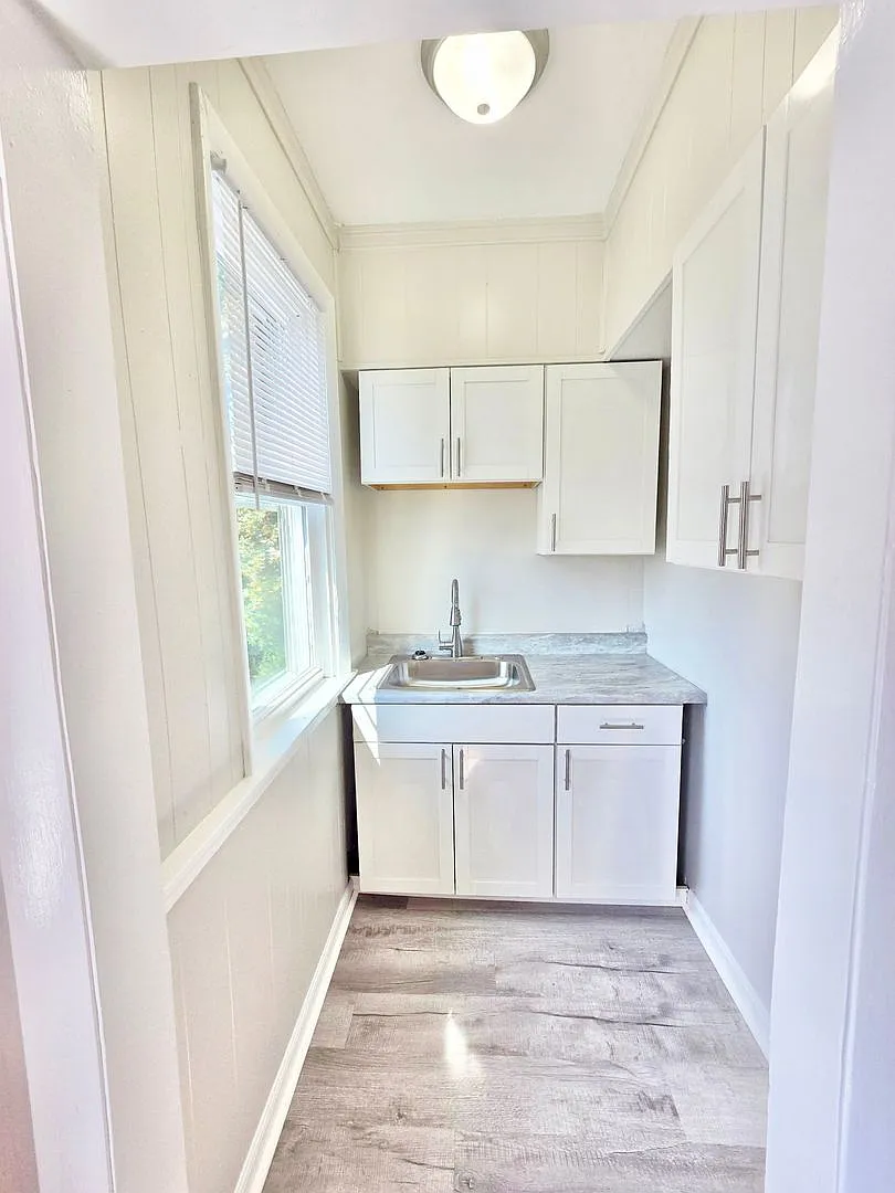 316 Hawkins Street — Photo 2