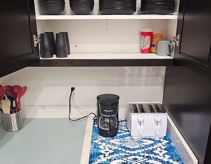 Guest have exclusive utensils, cutlery, coffee-maker, toaster, hot water kettle