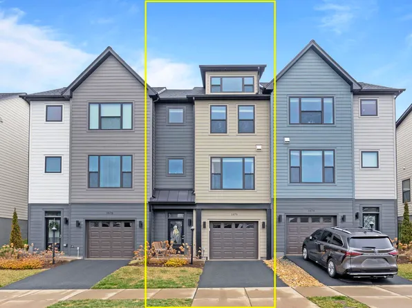 1676 Delphi Dr, Charlottesville, VA 22911