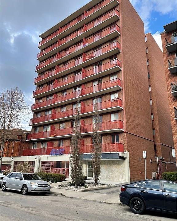 1st image of 141 Catharine St S #903