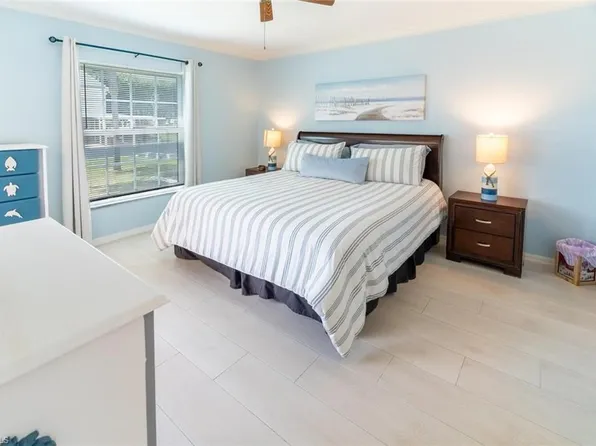 774 Wiggins Lake Dr APT 106, Naples, FL 34110