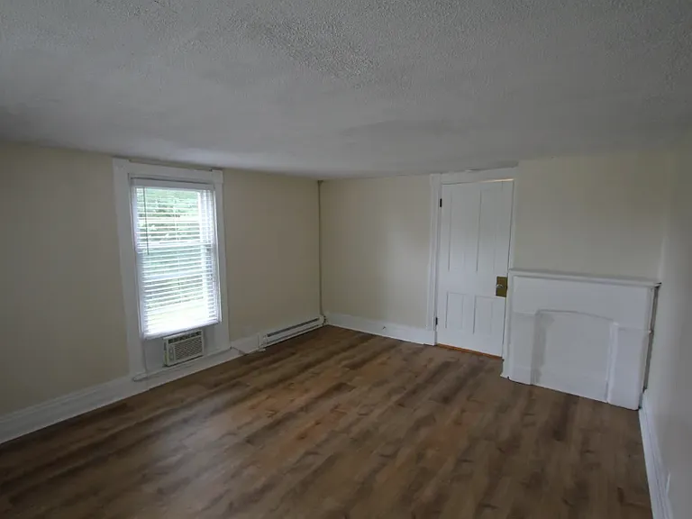 215 N College Ave — Photo 12