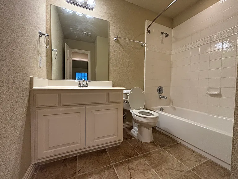 7812 Edgeglen Trl — Photo 27