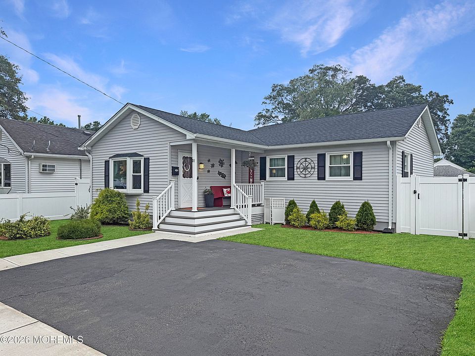 1st image of 31 Briarwood Avenue