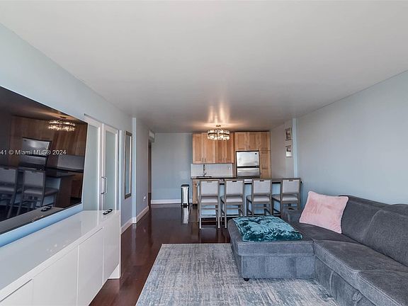 5th image of 1020 Meridian Ave APT 706