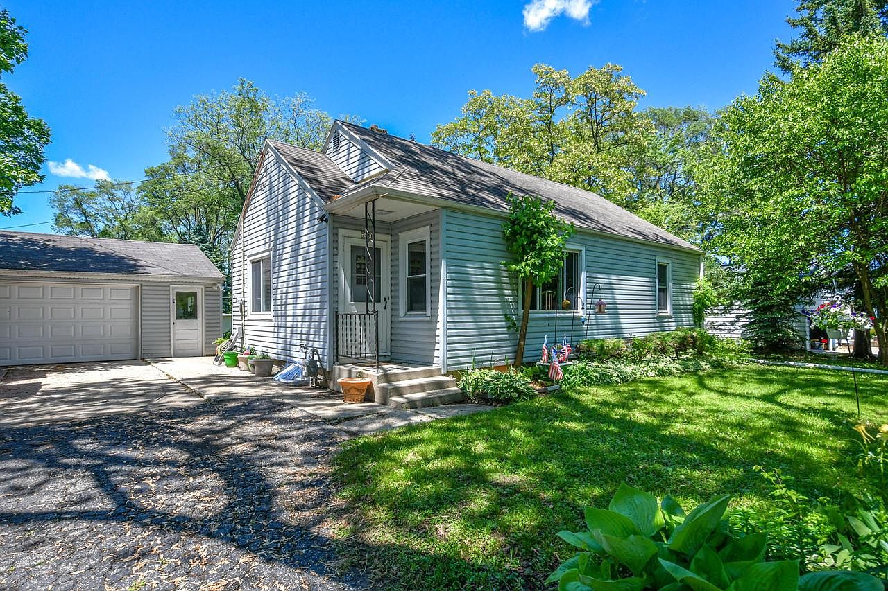 2651 North 111th St, Wauwatosa, WI 53226 Zillow