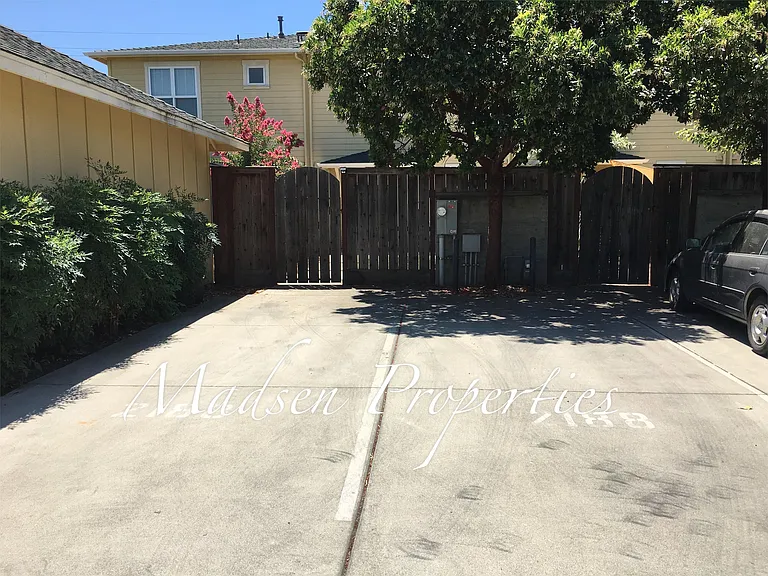 2188 Nord Ave — Photo 8