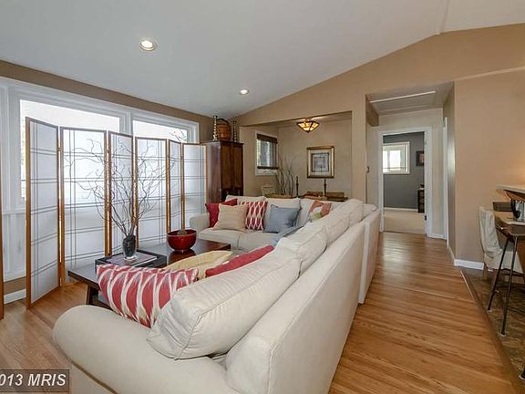 3rd image of 4104 Wexford Dr